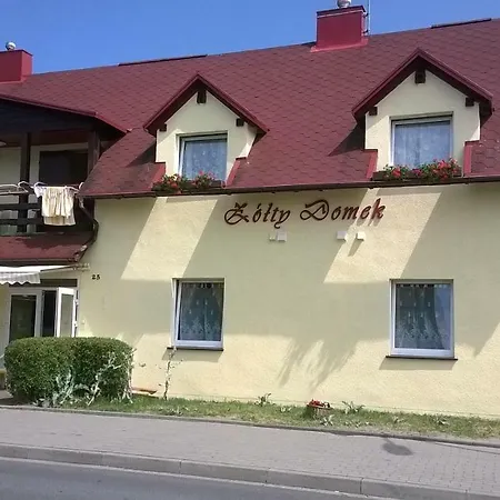 Zolty Domek Homestay Dzwirzyno